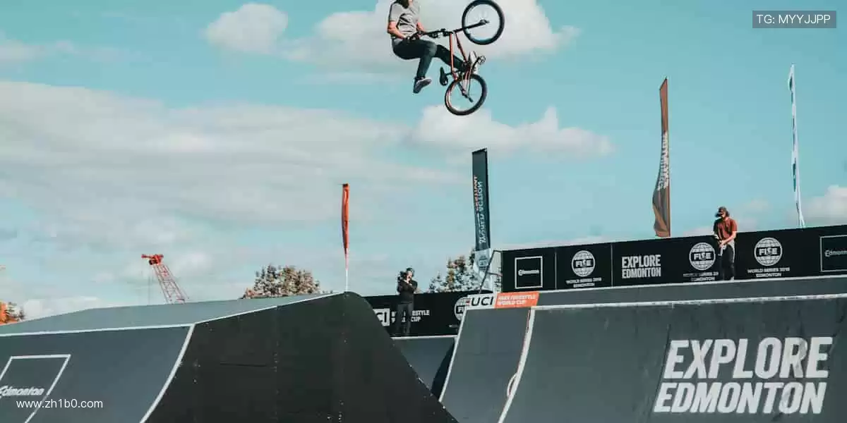 「全球赛事同步直播，超清画质 + 实时解说，让你身临其境！📺一键开启，激情无限！」